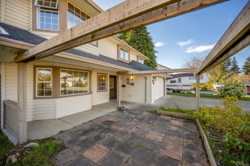 584 Torrence Rd, Comox, BC 