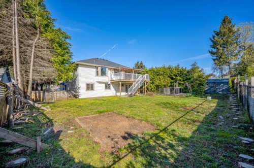 584 Torrence Rd, Comox, BC 