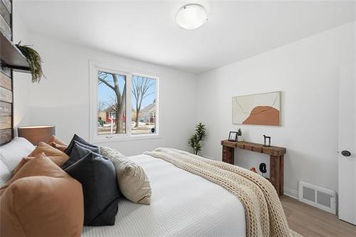 284 Perth Ave, Winnipeg, MB 