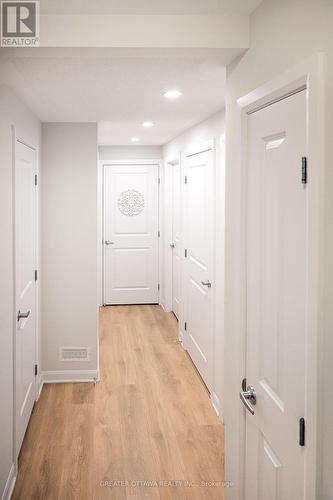 16 - 415 Eldorado Private, Ottawa, ON - Indoor Photo Showing Other Room