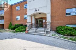 316 - 242 OAKDALE AVENUE  St. Catharines (Oakdale), ON L2P 3K5