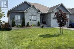 67 NOBLE CRESCENT  Petawawa, ON K8H 0G1
