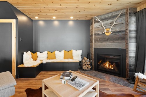 Living Room - 168Z  - 170Z Ch. Demers, Sutton, QC - Indoor Photo Showing Living Room With Fireplace