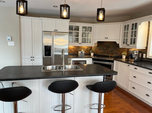 Cuisine - 261 Ch. Des Cormiers, Piedmont, QC - Indoor Photo Showing Kitchen With Double Sink With Upgraded Kitchen