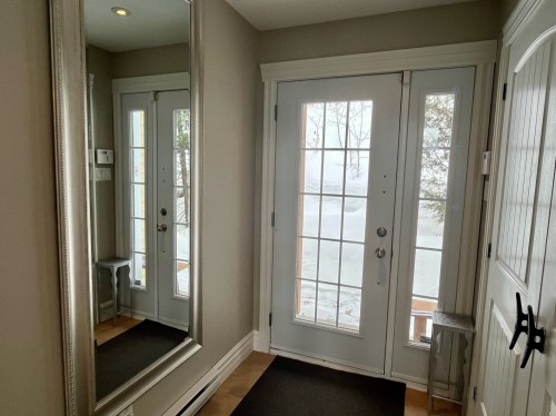 Hall d'entrée/Vestibule - 261 Ch. Des Cormiers, Piedmont, QC - Indoor Photo Showing Other Room