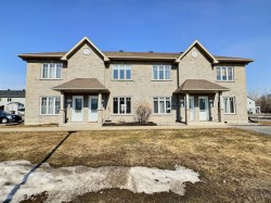 5896 Rue de la Seine  Trois-Rivières, QC G9B 0P1