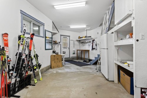 Garage - 40 Ch. Des Catalpas, La Conception, QC - Indoor Photo Showing Other Room