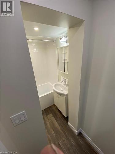 246 Forest Avenue, Hamilton, ON - Indoor