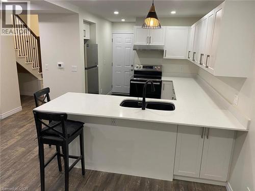 246 Forest Avenue, Hamilton, ON - Indoor Photo Showing Kitchen