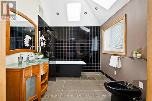 6124 Hardesty Crescent, Mississauga, ON - Indoor