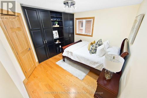 6124 Hardesty Crescent, Mississauga, ON - Indoor Photo Showing Bedroom
