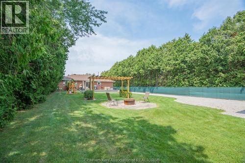 7138 Benoit Drive, Grande Pointe, ON - Outdoor