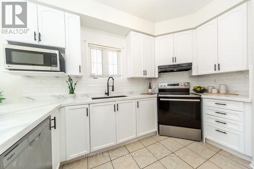 63 Rainbow Valley Crescent, Markham, ON - Indoor Photo Showing Kitchen