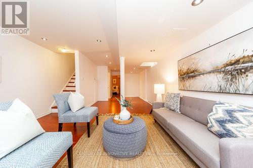 63 Rainbow Valley Crescent, Markham, ON - Indoor Photo Showing Living Room