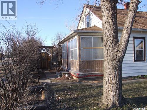 641 Maharg Avenue, Burstall, SK - Outdoor