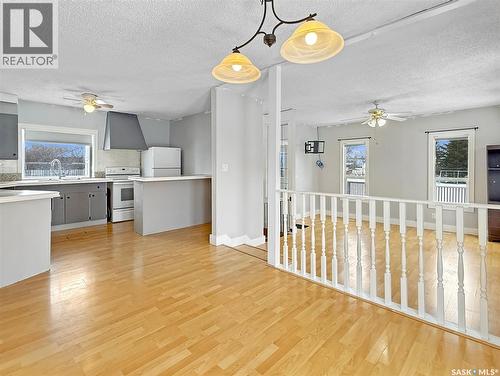 363 Iris Avenue, Swift Current Rm No. 137, SK - Indoor Photo Showing Kitchen
