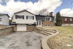 14 Av. de Gironde  Candiac, QC J5R 4B1