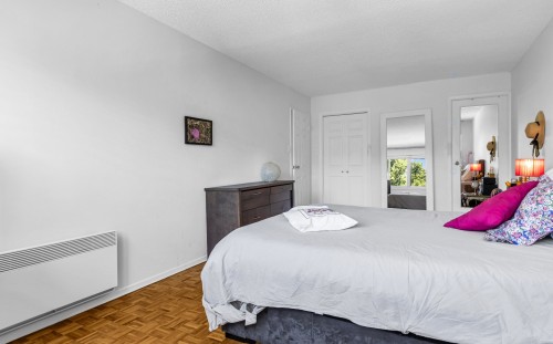 Chambre à coucher principale - 402-40 Av. Du Rhône, Saint-Lambert, QC - Indoor Photo Showing Bedroom