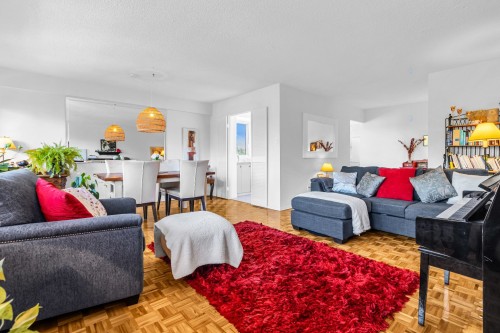Salon - 402-40 Av. Du Rhône, Saint-Lambert, QC - Indoor Photo Showing Living Room