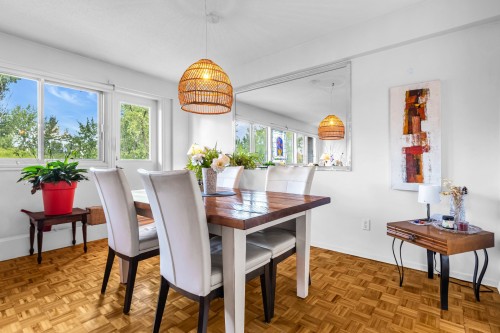Salle à manger - 402-40 Av. Du Rhône, Saint-Lambert, QC - Indoor Photo Showing Dining Room