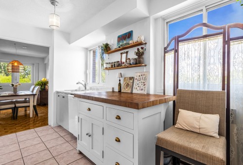 Cuisine - 402-40 Av. Du Rhône, Saint-Lambert, QC - Indoor