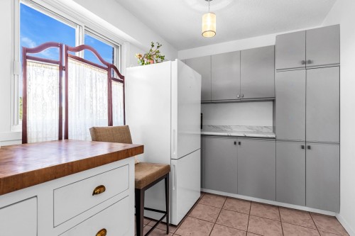 Cuisine - 402-40 Av. Du Rhône, Saint-Lambert, QC - Indoor Photo Showing Kitchen