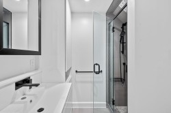 Salle de bains attenante à la CCP - 