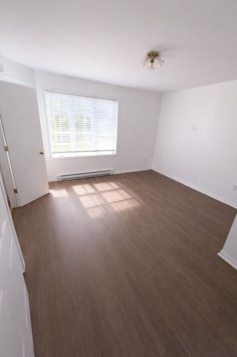 Chambre à coucher - 2-1561 Rue De Gascogne, Laval (Chomedey), QC - Indoor Photo Showing Other Room