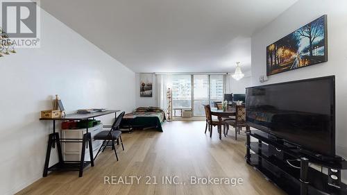 2103 - 5 Massey Square, Toronto, ON - Indoor
