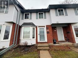 29 - 219 KINGSWOOD DRIVE  Kitchener, ON N2E 3J5