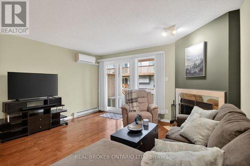 418 Briston Private, Ottawa, ON - Indoor Photo Showing Living Room