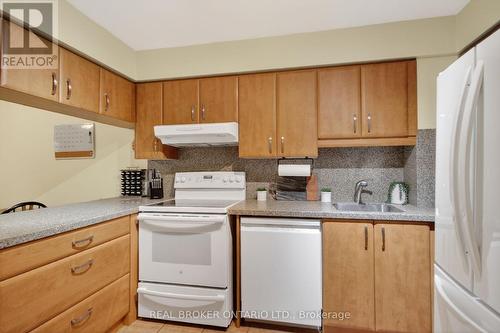 418 Briston Private, Ottawa, ON - Indoor Photo Showing Kitchen