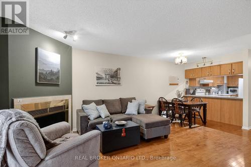 418 Briston Private, Ottawa, ON - Indoor Photo Showing Living Room