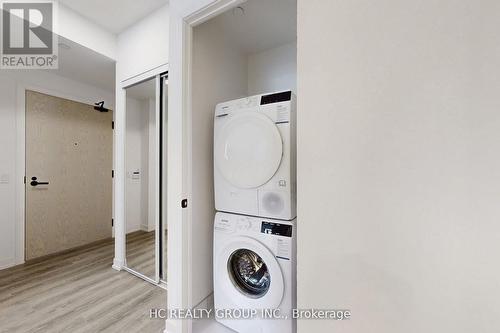 3101 - 8 Interchange Way, Vaughan, ON - Indoor Photo Showing Laundry Room