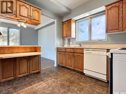 209 Main Street, Wilkie, SK - Indoor Photo Showing Kitchen