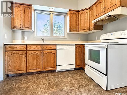 209 Main Street, Wilkie, SK - Indoor Photo Showing Kitchen