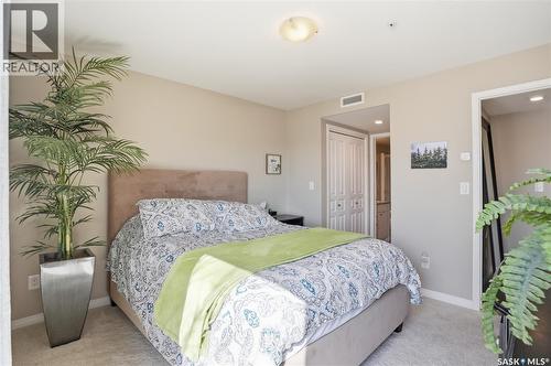 1105 102 Willis Crescent, Saskatoon, SK - Indoor Photo Showing Bedroom