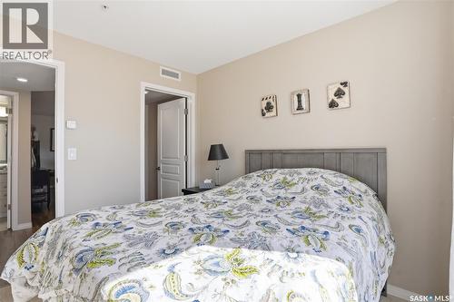 1105 102 Willis Crescent, Saskatoon, SK - Indoor Photo Showing Bedroom