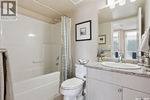 1105 102 Willis Crescent, Saskatoon, SK - Indoor Photo Showing Bathroom