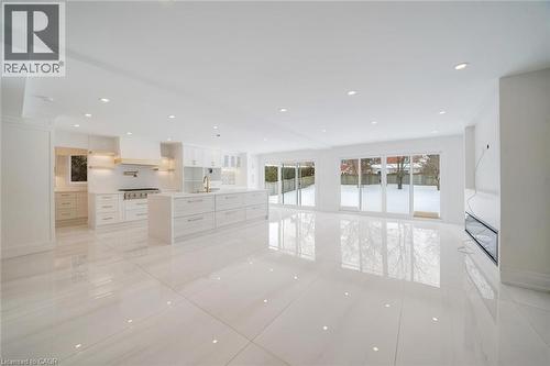 2A Chiltern Hill, Richmond Hill, ON - Indoor