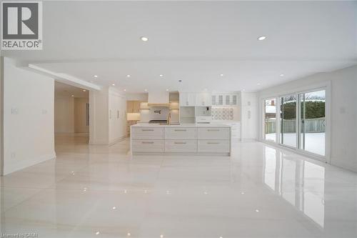 2A Chiltern Hill, Richmond Hill, ON - Indoor