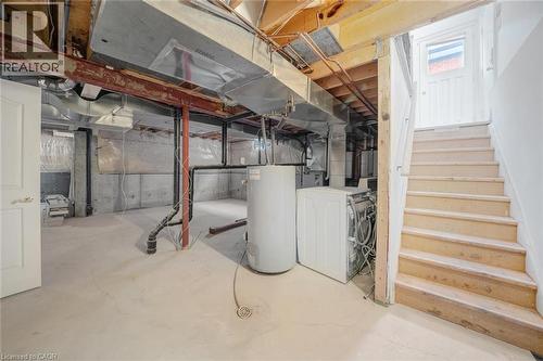 2A Chiltern Hill, Richmond Hill, ON - Indoor Photo Showing Laundry Room