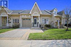 7 - 1010 CRISTINA COURT  Mississauga, ON L5J 4T7