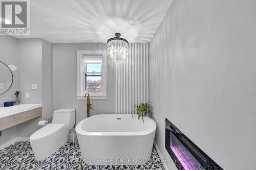 101 GIBBONS STREET  Oshawa, ON L1J 4Y1