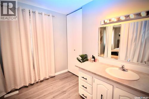 3342 Diefenbaker Drive, Saskatoon, SK - Indoor Photo Showing Bathroom