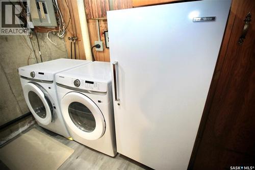 3342 Diefenbaker Drive, Saskatoon, SK - Indoor Photo Showing Laundry Room