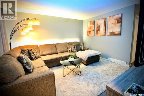 3342 Diefenbaker Drive, Saskatoon, SK - Indoor Photo Showing Living Room