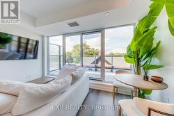 415 - 5 LAKEVIEW AVENUE Toronto, ON M6J 0H3