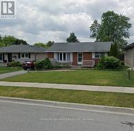 MAIN - 98 THORNTON AVENUE Bradford West Gwillimbury, ON L3Z 1N4