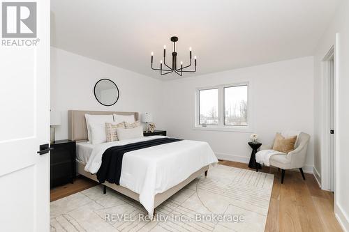 Spacious primary bedroom - 1129 Dipietro Street, Fort Erie (Lakeshore), ON - Indoor Photo Showing Bedroom
